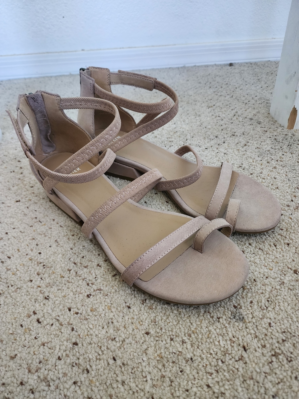 Eileen Fisher Strappy Sandals Size 9 Taupe Nude Leather Low Heel Zip Back